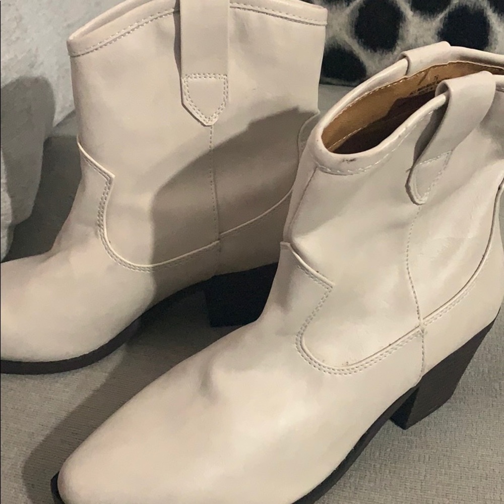 Universal trend boots